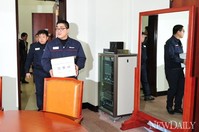 [포토]쌍용차정상화추진위, 11만 청원서 가지고 국회 방문