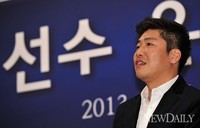 [포토] 박재홍 선수 은퇴 기자회견, 질문 받는 박재홍 선수