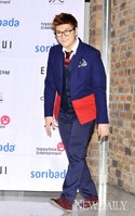 [포토]'포맨 정규5집 발매' 신용재, 웃으며 등장