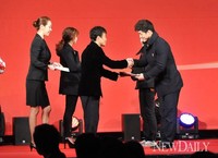 [포토]신인상 수상하는 레슬링의 김현우선수