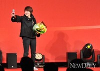 [포토]김장미, '금메달 리스트 사랑의 총알을 받아라~!'