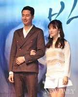 [포토]'조인성-송혜교', 드라마 '그겨울 바람이분다' 호흡 맞춰..