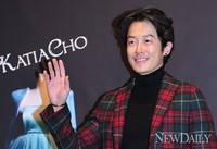 [포토]패션사진전<12色界>에 참석한 최필립