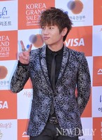 [포토]서울가요대상, 케이윌 '멋진 수트입고 브이~!'