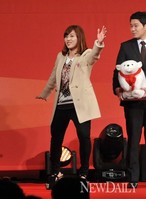 [포토]코카콜라 체육대상, '미녀검사 김지연의 펜싱시범'