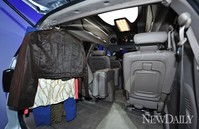 [포토] 쌍용 코란도 투리스모, 넓고 조용한 차