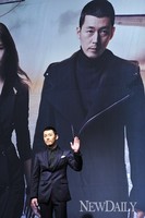 [포토]아이리스2, 장혁 '손인사도 NSS요원 절도있게!'