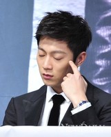 [포토]아이리스2, '고민에 빠진 윤두준~!'