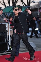 [포토]가온차트K-POP어워드, 손흔드는 더블K