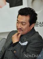 [포토]일말의 순정, 콧수염 기른 '이재룡'