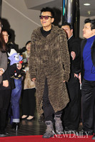 [포토]박진영, '오늘 패션은 거적때기~?'