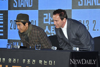 [포토]김지운-아놀드슈왈제네거, '앉는 모습도 똑같아~찰떡 호흡~?'