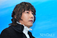 [포토] 독도, 기자회견 입장하는 김장훈