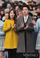 [포토]취임식 참석한 '허경환-김지민'도 대통령에게 시선 집중!!