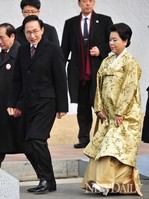 [포토]제18대 대통령 취임식에 입장하는 이명박 전 대통령