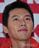 [포토]아웃도어 룩 입고 나타난 '현빈'..