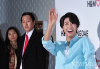 [포토]광희의 색 다른 인사법(H&M홍대)