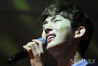 [포토]2AM, 열창하는 조권..3년 만에 컴백