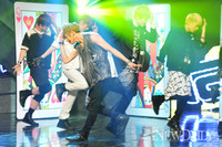 [포토]'칼군무' 틴탑, 이것이 3단 셰이크춤~?