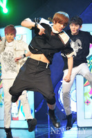 [포토]틴탑, 리더 캡 '춤도 공중에 떠서~'