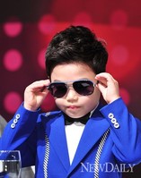 [포토]황민우(리틀싸이) 신곡발표