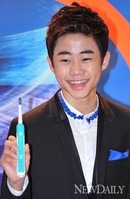 [포토]하얀치아 드러내고 활짝 웃는 '박지빈'(트라이존3000)