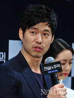 [포토]유준상, '절설의 주먹 찍다가 진짜 죽을뻔~!'