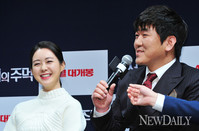 [포토]이요원-윤제문, '헉~엄청난 머리크기 차이~!'