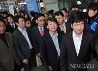 [포토] 기자회견 마친 '안철수' 전 교수