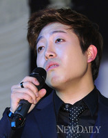 [포토]노래에 몰입한 'K-HOYA'