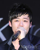 [포토]열창하는 'H-HOYA'