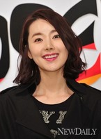 [포토]올블랙에 핫핑크 백!! 소이현 (요셉어메이징)