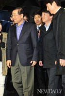 [포토]회동장으로 이동하는 '안철수-박원순-송호창'