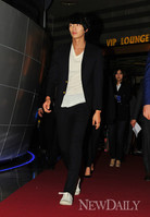 [포토]이민기, '시크한 매력 뽐내며~성큼 성큼'