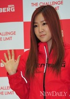 [포토] 씨스타 소유, '붉은 색도 잘어울려~'