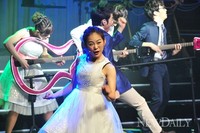 [포토]신랑신부 환상호흡, '뮤직쇼 웨딩'