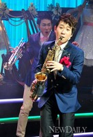 [포토]뮤직쇼 웨딩, '신나는 색소폰 연주~'