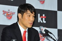 [포토]서장훈, '16년만의 은퇴~!'