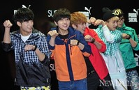 [포토]'B1A4'에게 재밌는 포즈 부탁하자..(푸마스웨이드)