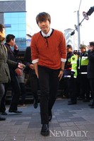 [포토]2pm우영, '팬여러분 만나러 왔어요~!'