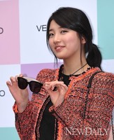 [포토]수지, 선글라스 들고 귀여운 표정~(베디베로)