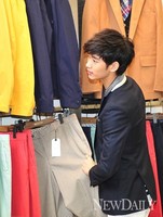 [포토]봄 나들이 나온 '김수현', 