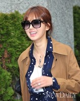 [포토]선글라스 쓰고 봄나들이 나온 한채아(베디베로)