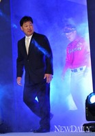 [포토]입장하는 이만수 감독과 SK선수들(프로야구미디어데이)