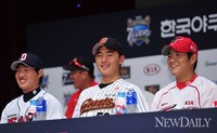 [포토]미디어데이 참석한 풋풋한 신인 선수들
