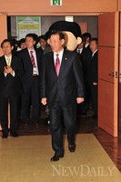 [포토]병무청홍보대사 위촉식 위해 들어오는 '박창명 병무청장'