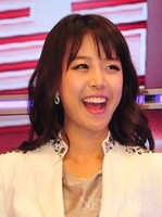 [포토]웃는 얼굴이 매력적인 '베이스볼 S' 진행자 '배지현'