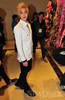 [포토]엠블랙 승호, '블랙&화이트 수트로 멋 내고 왔어요~!'