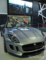[2013서울모터쇼] 모터쇼에  나온 신형 재규어, 