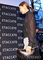 [포토]시스루룩 입고 등장한 '김성은', 